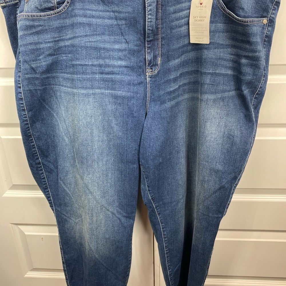 Torrid Sky High Skinny Jeans  30T Premium Stretch Skinny Country Blue Denim - Picture 3 of 6